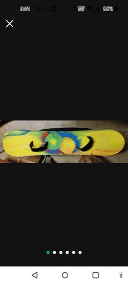 Snowboard With Adjustable Foot Straps