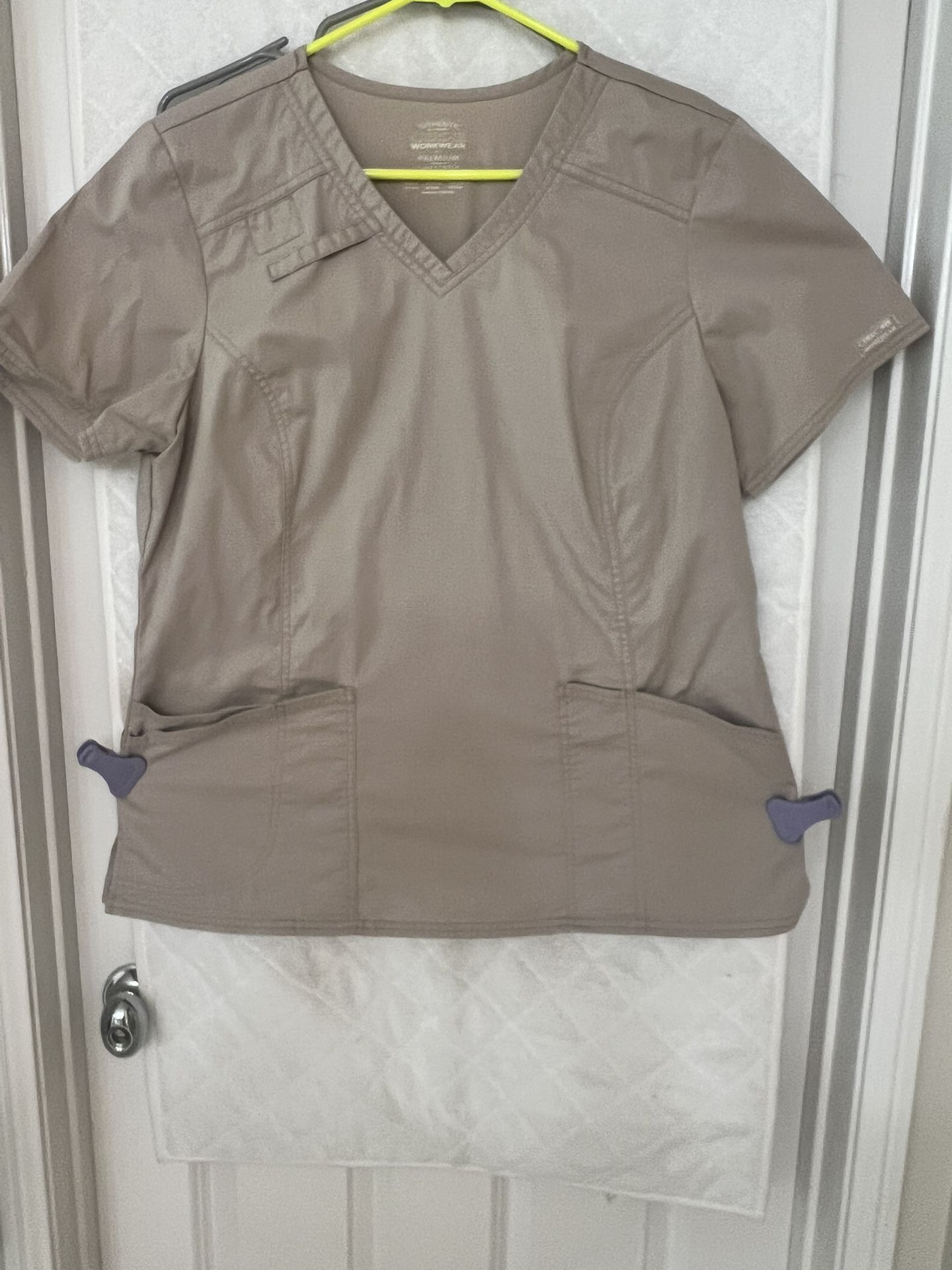 Cherokee Workwear Premium Stretch scrub Top