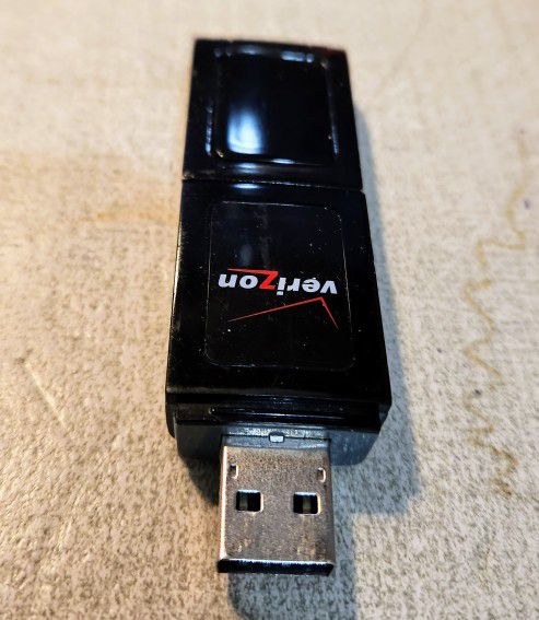 Verizon Wireless Modem /USB Cellular 3-G Broadband • Model USB 727.

P-XXX