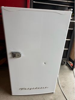 Mini fridge