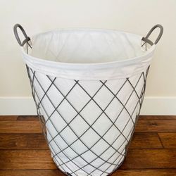 Lined Metal Wire Basket 