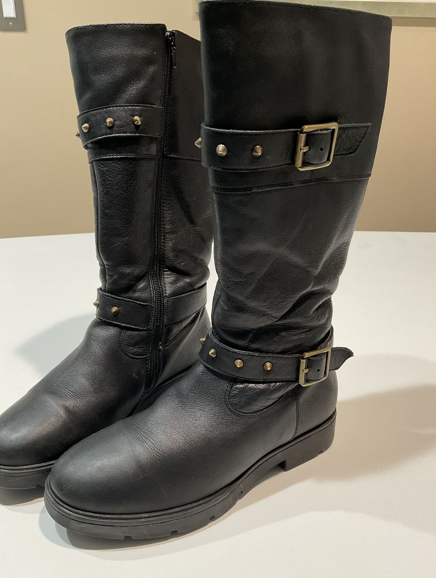 Black Genuine Leather & Real Fur Lining Winter Boots, Size 35 or 5.5 in US