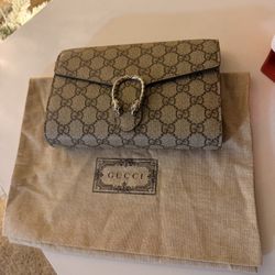Gucci GG Supreme Dionysus
