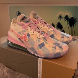 Lebron 18 Low Sakura