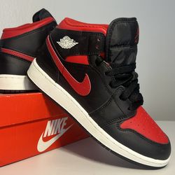Air Jordan 1 Black Red Sneakers Boys Size 6Y