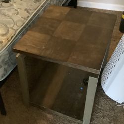 Metal/wooden table 