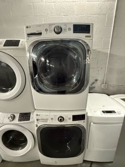LG Washer and Dryer Set “30 Extra Large Capacity ( Lavadora y Secadora )