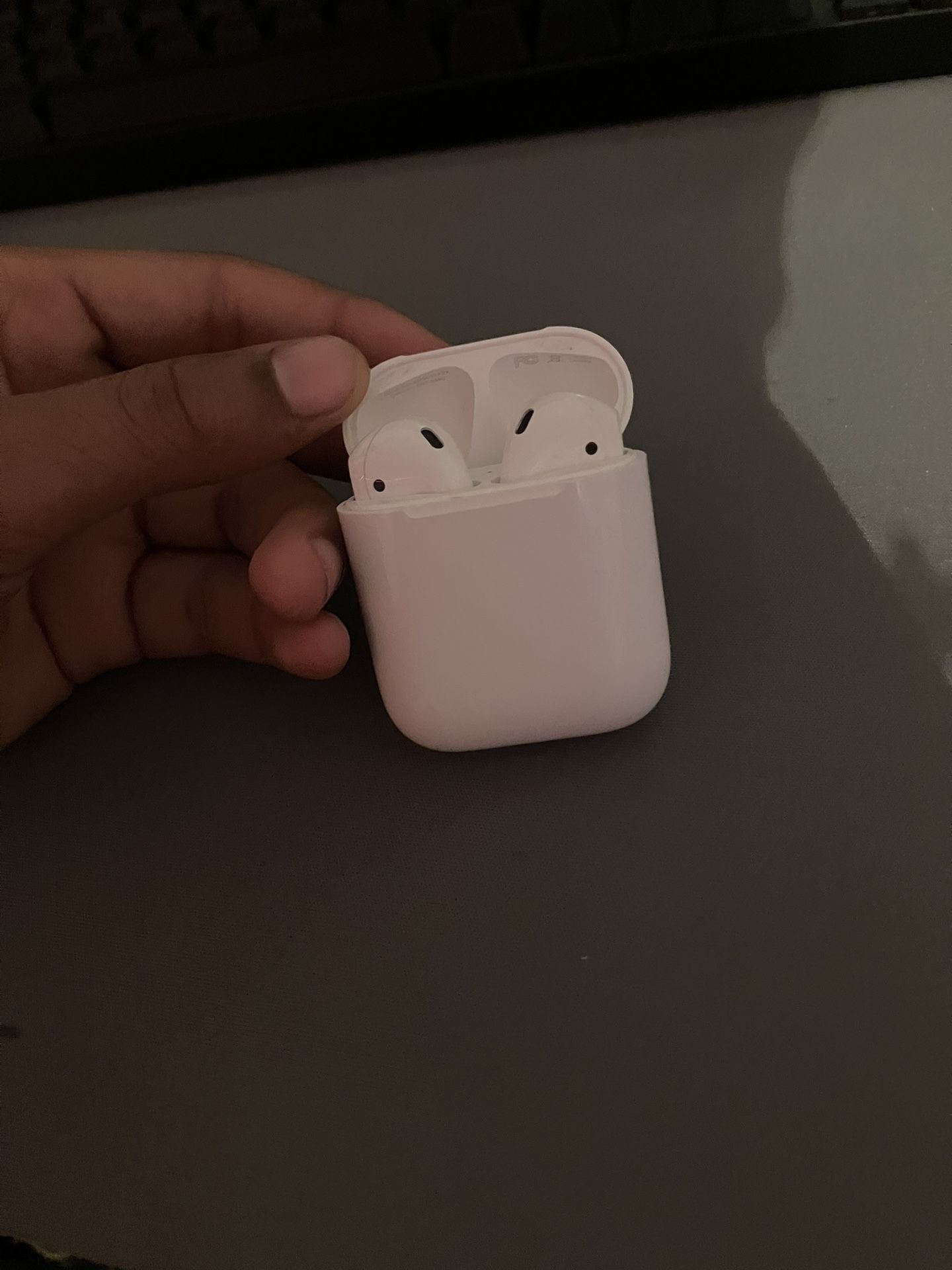 AirPods
