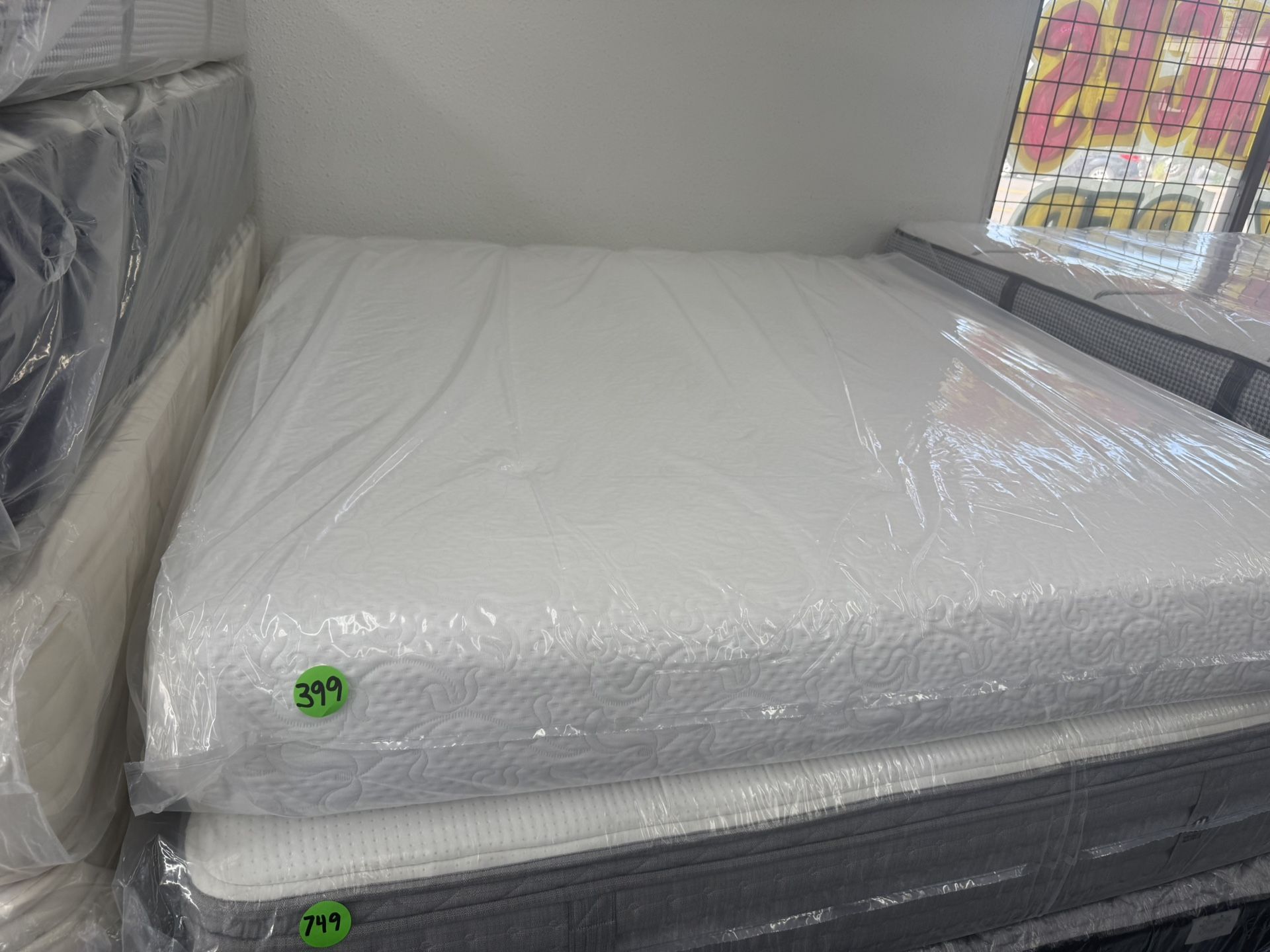 KING SIZE MEMORY FOAM MATTRESS & BOX SPRINGS BED SET