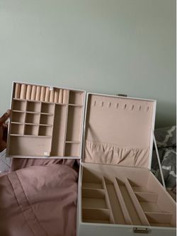 jewelry box (15- price negotiable)
