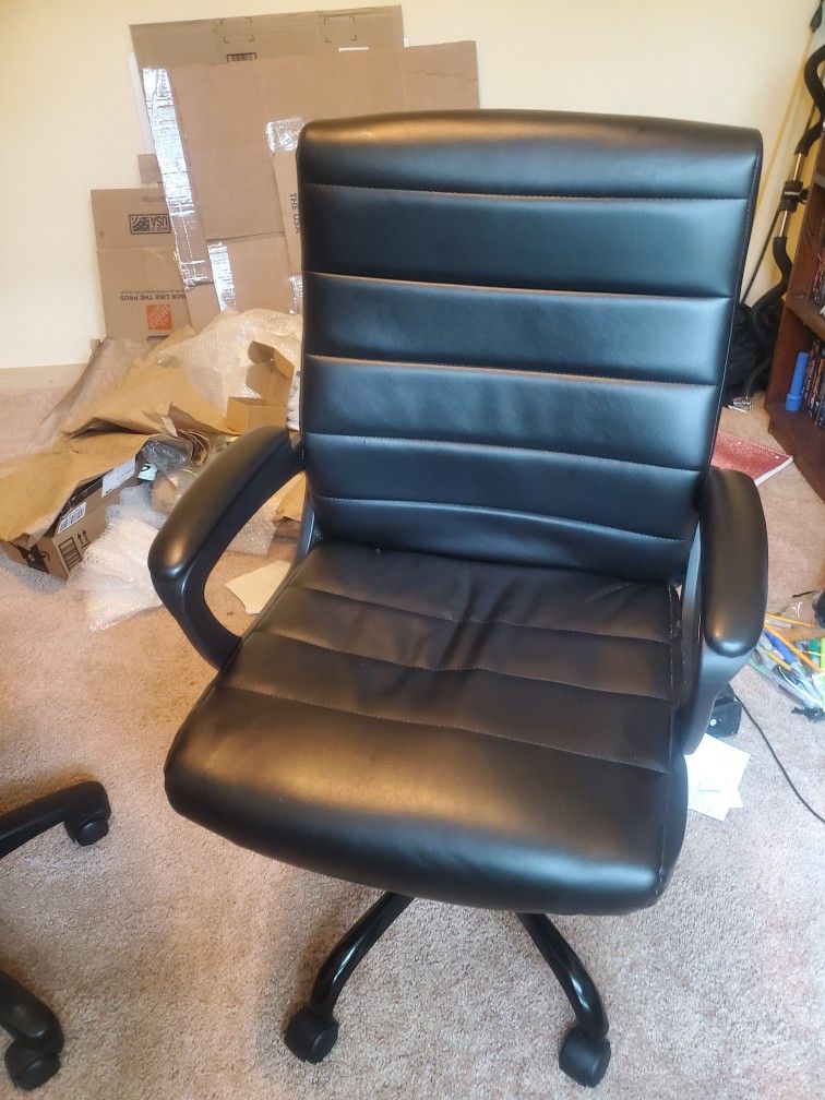 Black Leather Desk Chair