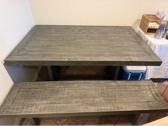 Gray dining nook in good condition