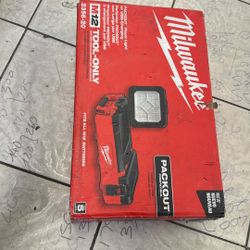 Milwaukee M12 Packout Light 