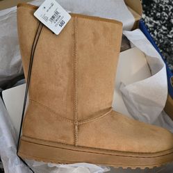 Women's Boots Size 10M  New