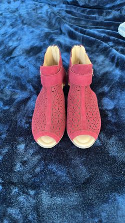 Earth Shoes Women’s Size 6B Burgundy NEW