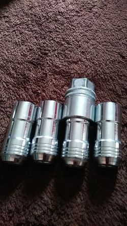 Oem ford mustang locking lugs