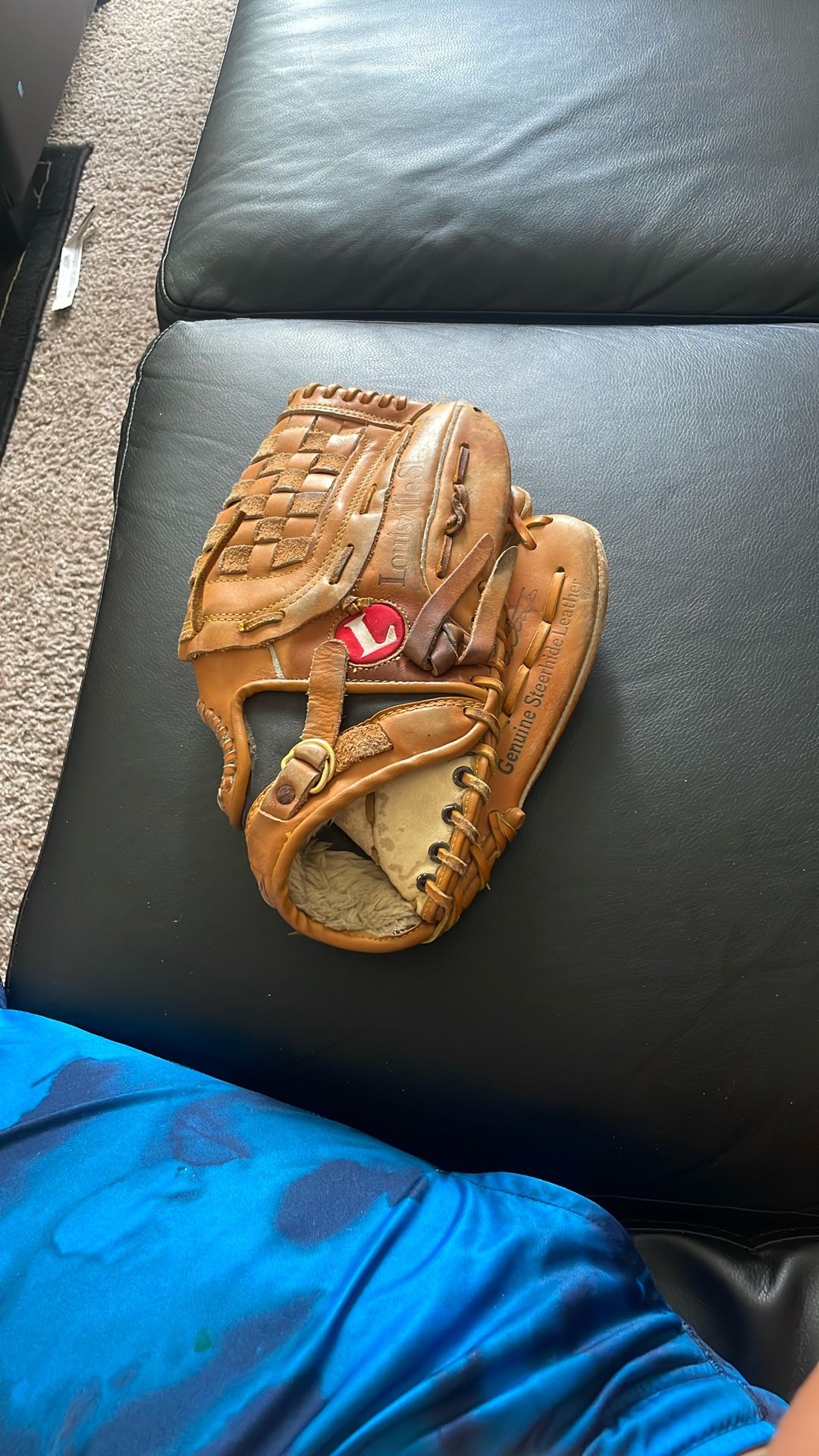Louisville Slugger Baseball Glove    Size L