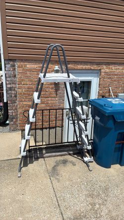 Safety Pool Ladder