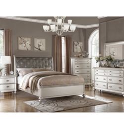Beautiful Contemporary Queen size Complete Bedroom Set. Mattress Sold Separately 