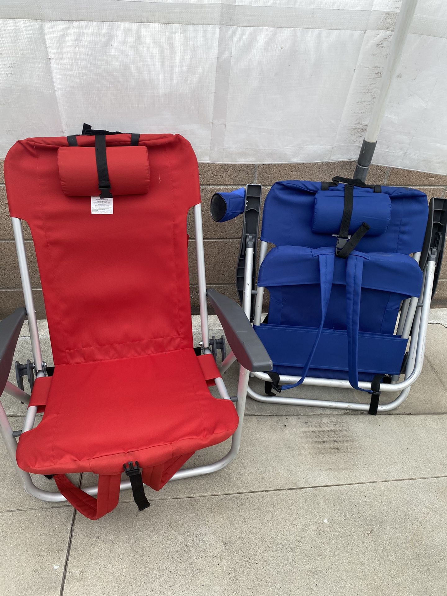 Foldable backpack chairs