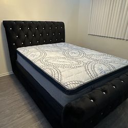 Queen size mattress pillow top new  mattress only No bedframe