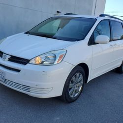 2005 Toyota Sienna LE Clean Title 