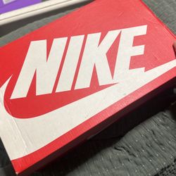 NIKE shoes