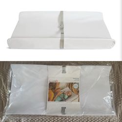 New Munchkin® Secure Grip Waterproof Baby Contoured Wipeable Changing Pad 14.75” x 31”