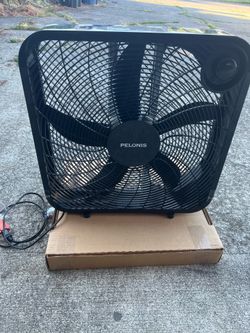 Box fan Pelonis, 3 speed settings (in Des Moines/West Kent)