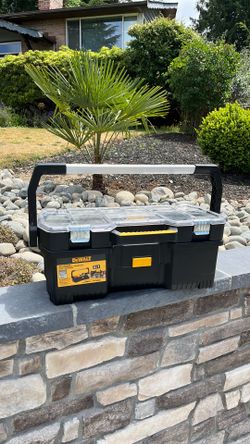 DeWalt 24” Tote + Organizer