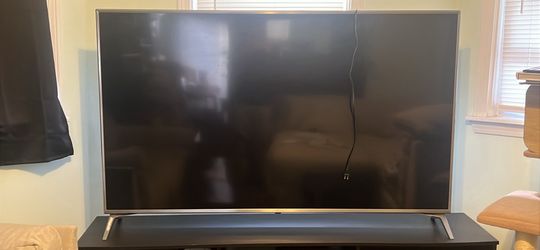 70” LG 4K UHD TV