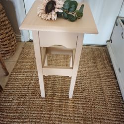 Little End Table🌼