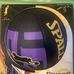 KOBE AUTOGRAPH SERIES BRYANT NUMBER 8 MINI LAKERS VINTAGE BASKETBALL. Rare finds!!