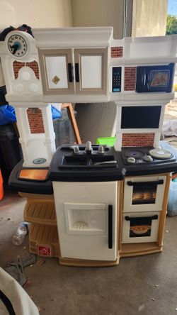 Step 2 Kids Play Kitchen Set