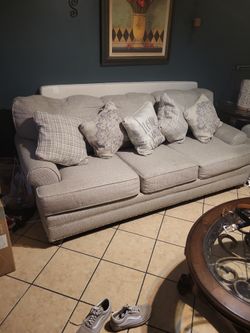 Vendo Sala Y  Mesa  De Centro Dos Mesitas De Acada Lado.   Buenas Condiciones 