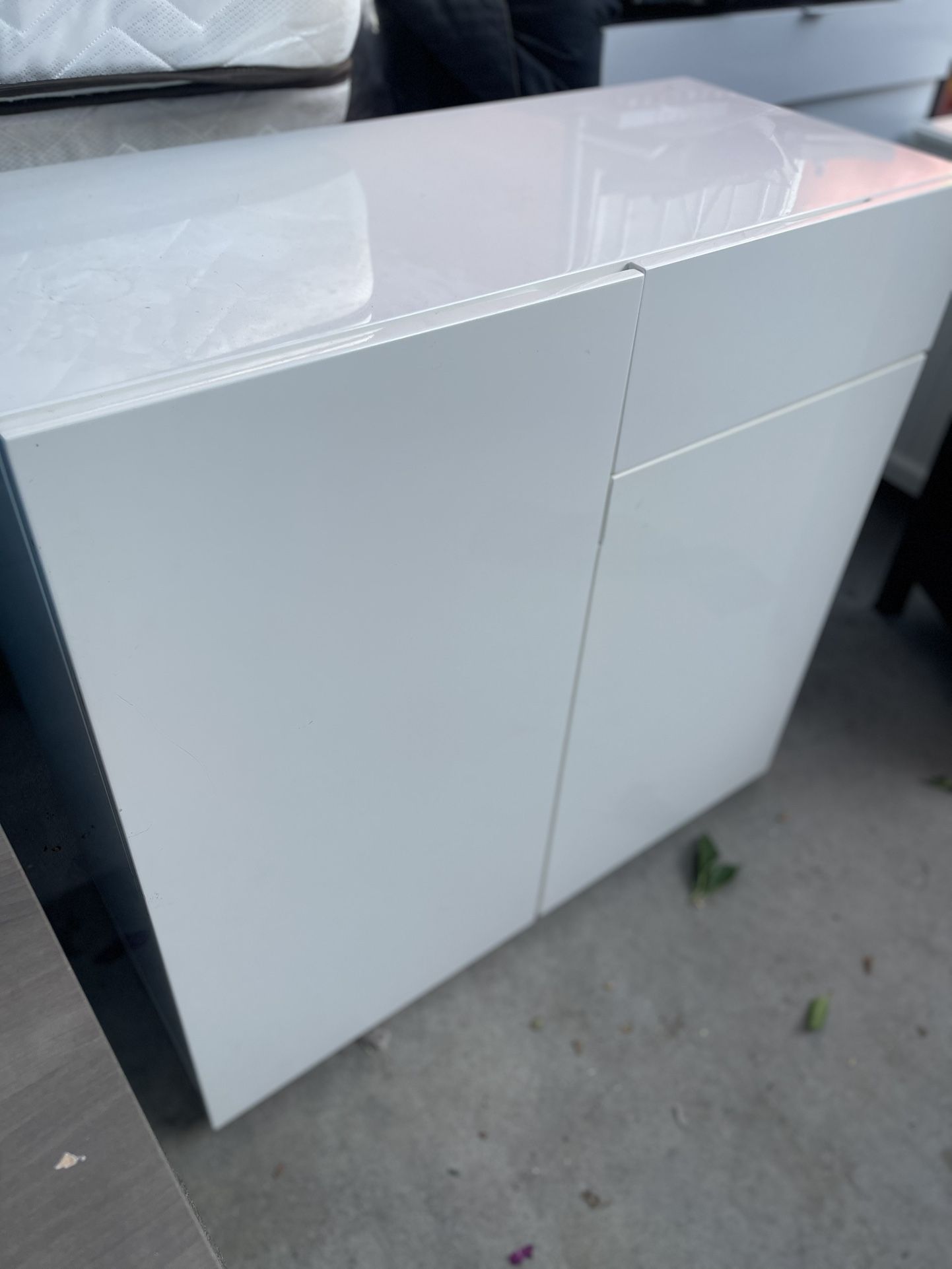 White Cabinet/Dresser