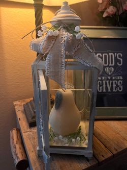 Candle holder with candle