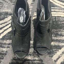 Black Leather Ankle Boots With Bow 