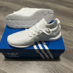 Adidas Swift Run Shoes