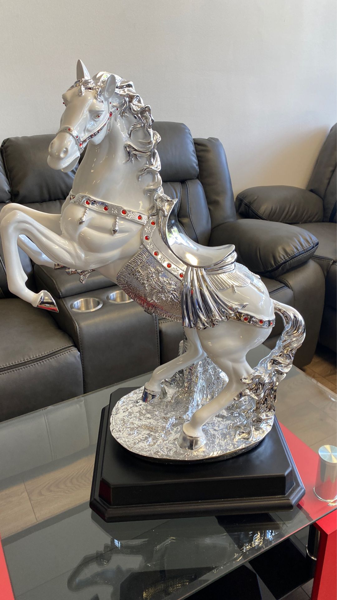 Decorate horse