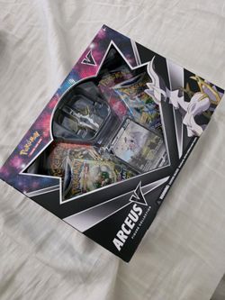 Arceus V Figurine Collection 