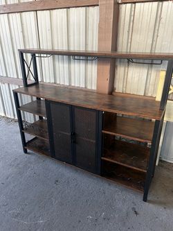 Cute Wine Bar 55”