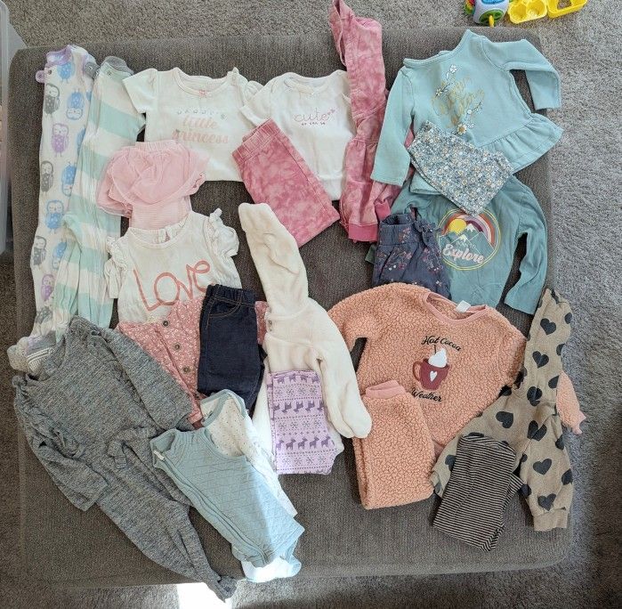 18 Months Fall/Winter Baby Girl Bundle - 33 pieces