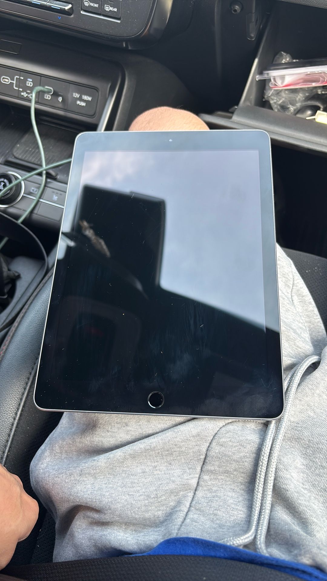 Ipad (gen 9) good condition