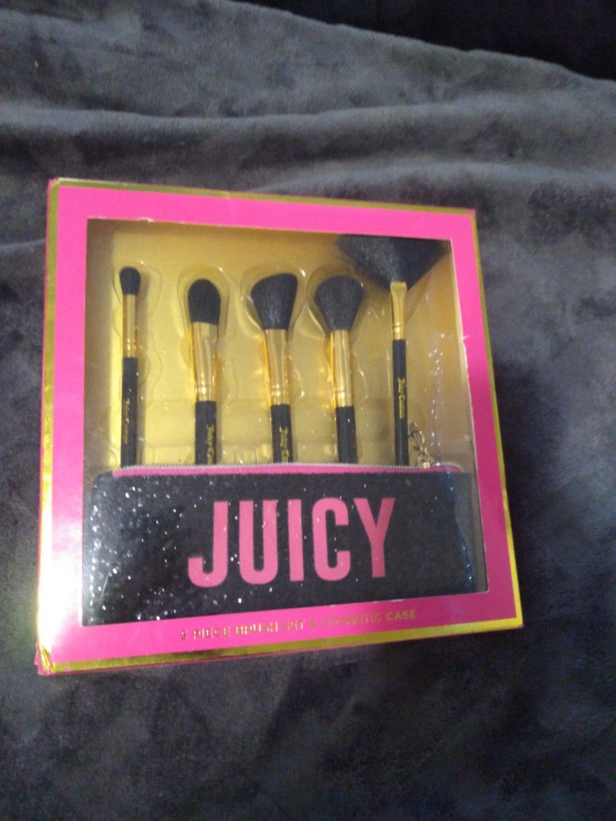 Juicy Couture 5 Pc Brush Gift Set