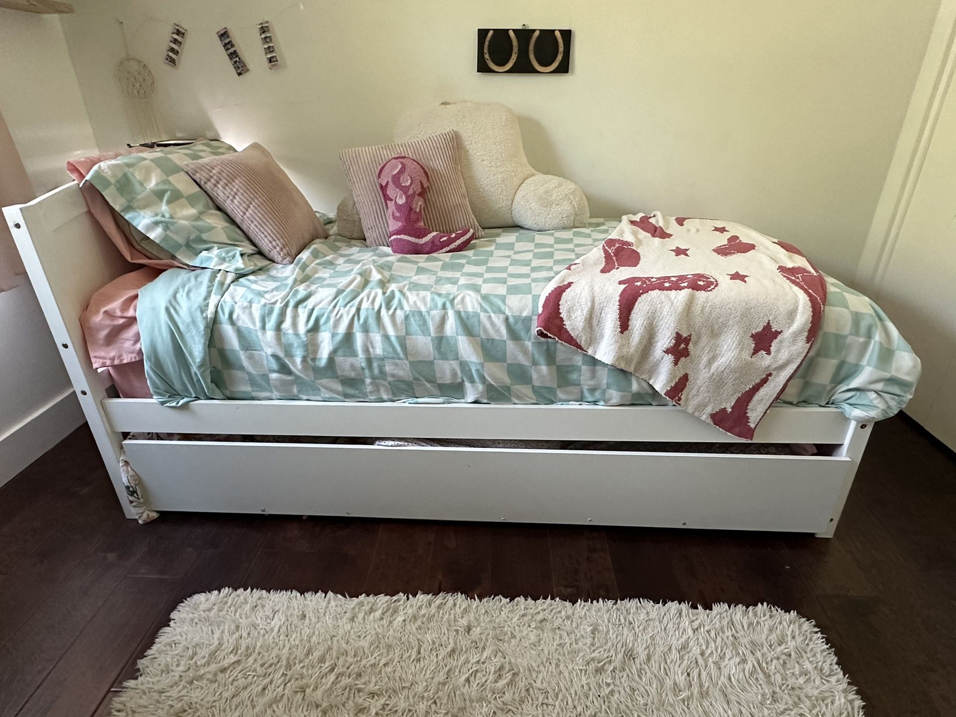 Twin Bed With Trundle