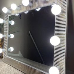 Great Xmas Presents . New Luxury Professional Makeup Vanity Mirror 