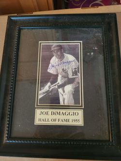 Joe DiMaggio autograph