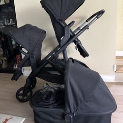 New Uppababy vista v3 black double stroller and bassinet v2