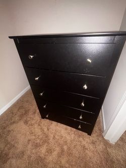 Black 5-Drawer Dresser / Chest of Drawers